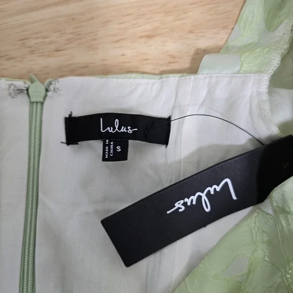 Lulus Sweetheart Puff Sleeve Floral Jacquard Mini Dress Light‎ Green Size Small - Picture 4 of 10